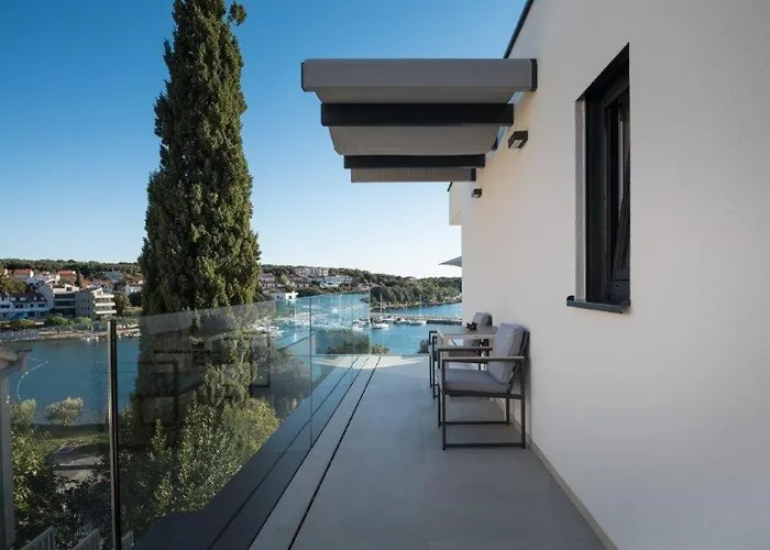 Bonelli * Pjescana Uvala