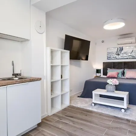 Bonelli * 普耶斯察纳乌瓦拉