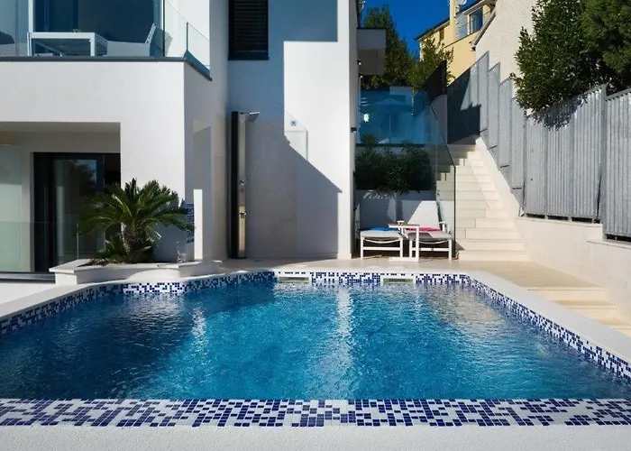 Bonelli Villa Pjescana Uvala